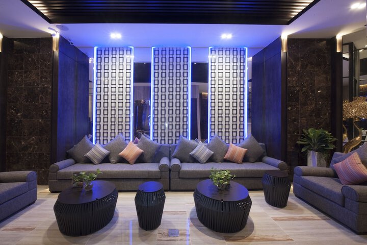 Hotel 4 of 77