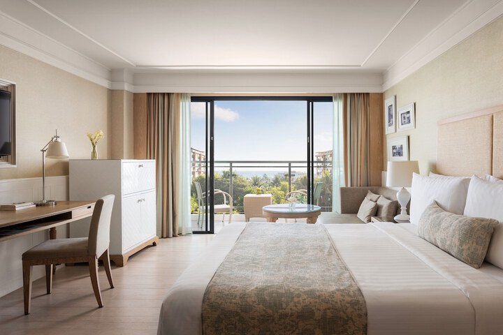 Room 19 of 203