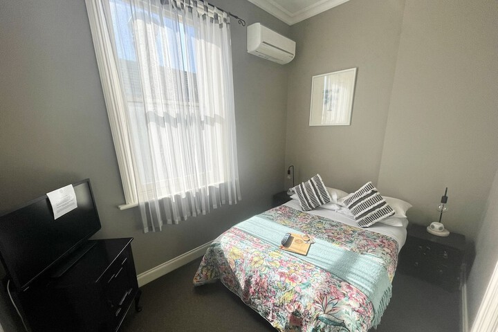 Room 47 of 151