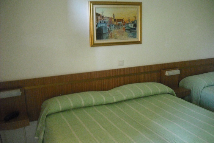 Room 5 of 46