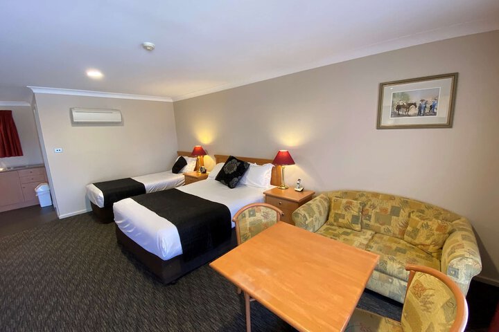 Room 46 of 106