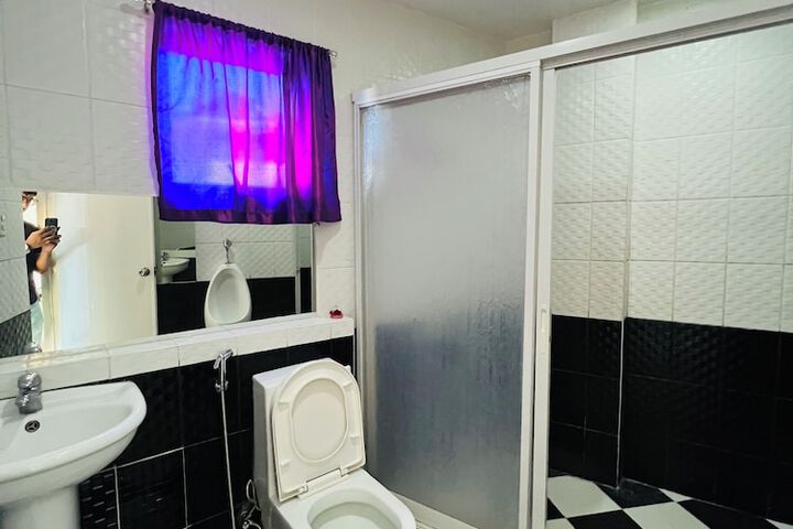 Room 27 of 51