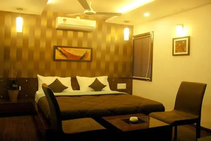 Hotel S S Inn