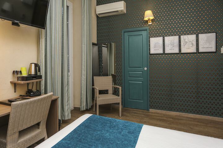 Room 6 of 48