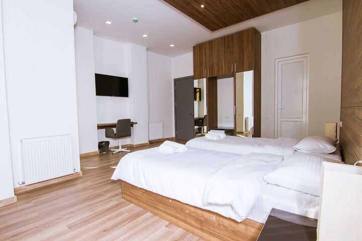 Room 16 of 44