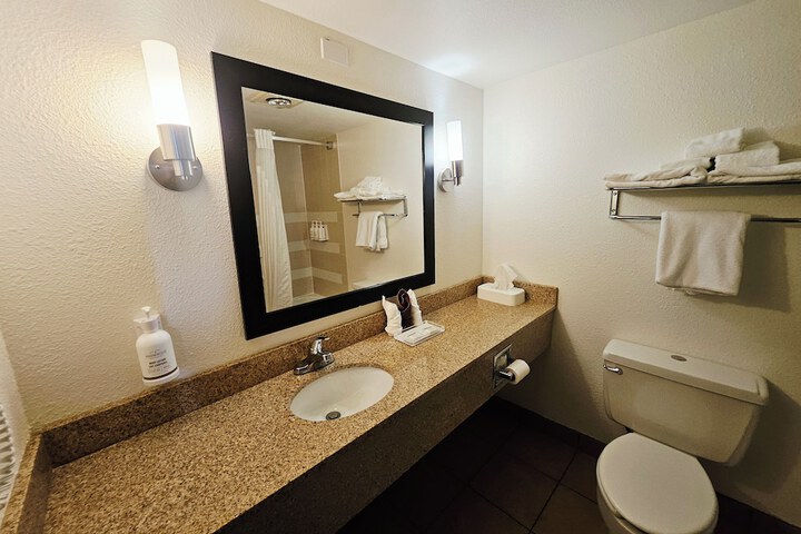 Room 32 of 50
