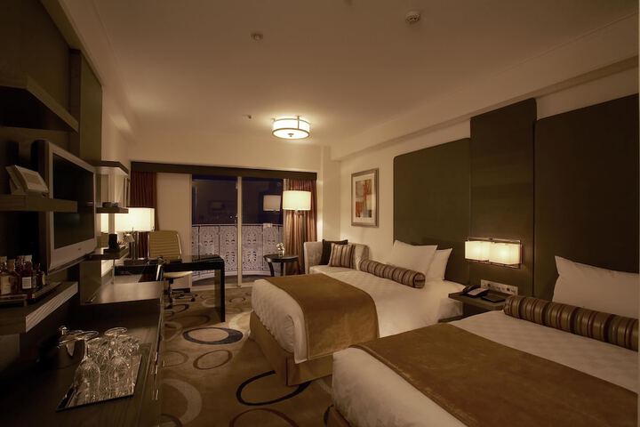 Room 4 of 239