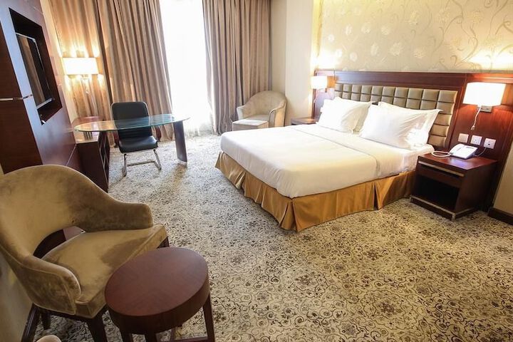 Room 16 of 37
