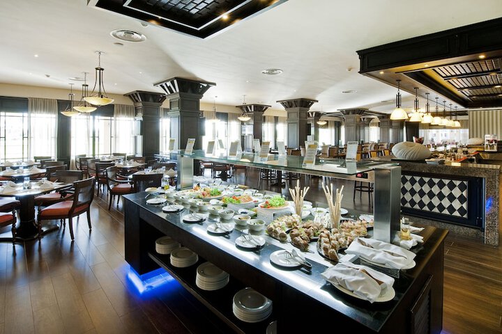Dining 120 of 161