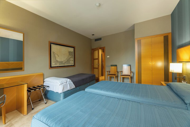 Room 25 of 73