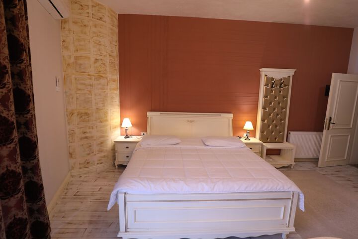 Room 42 of 86