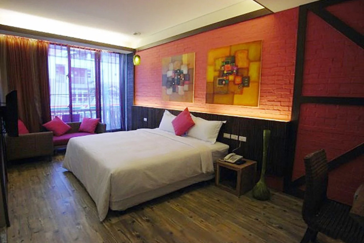 Room 3 of 21