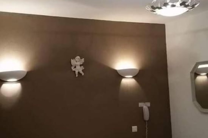 Room 15 of 48