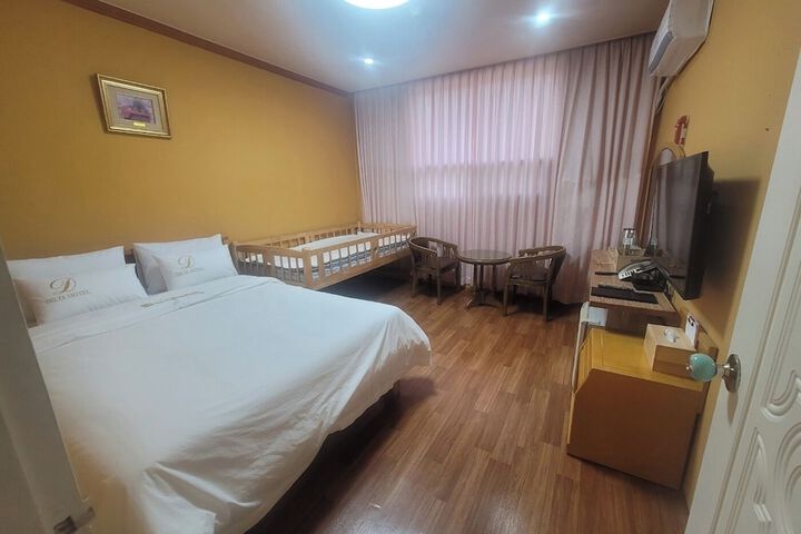 Room 16 of 21
