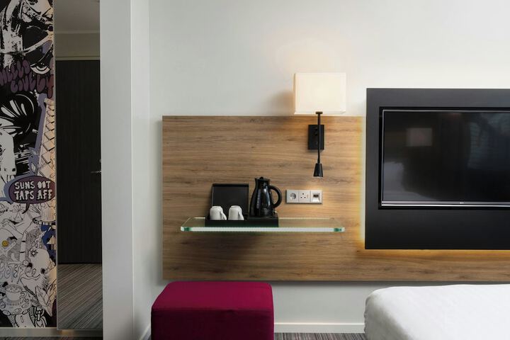 Room 25 of 69