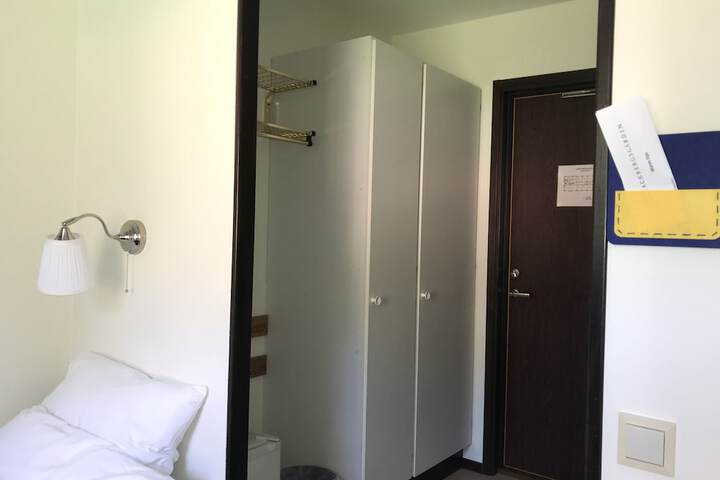 Room 21 of 84