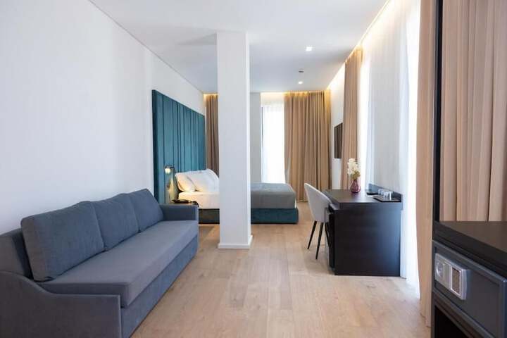 Room 14 of 50