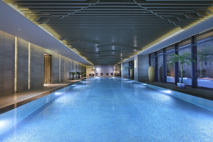 Pool Hotel