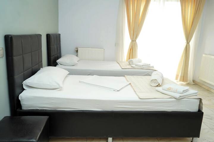 Room 10 of 36