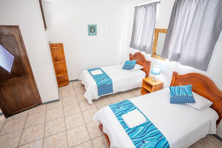 Room 42 of 204