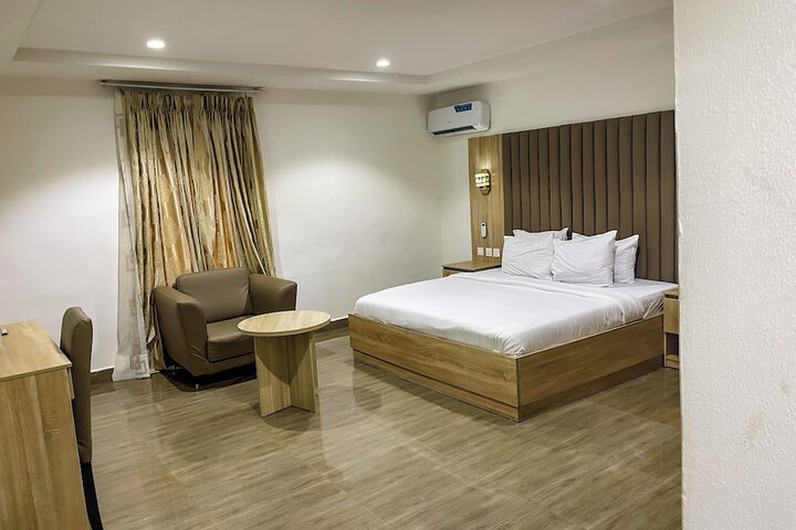 Room 20 of 49