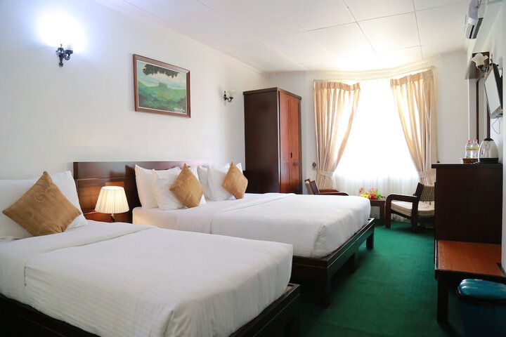 Room 7 of 38