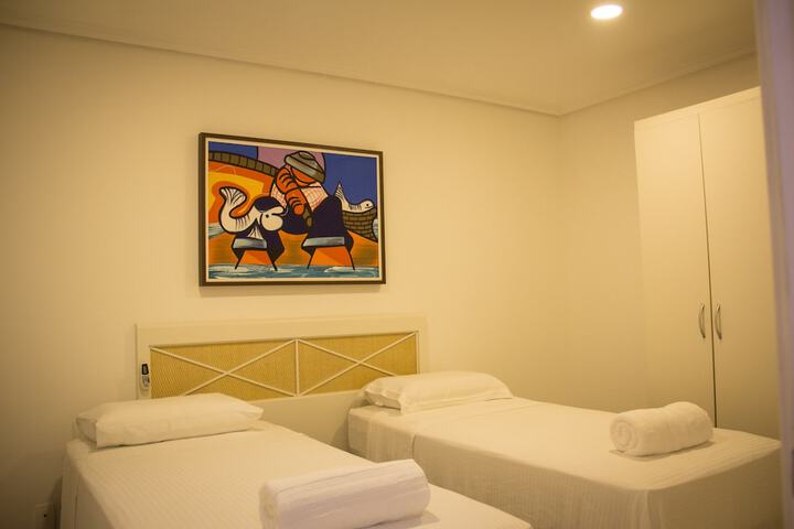 Room 5 of 133