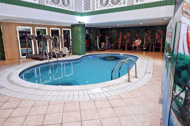 Hotel Pool