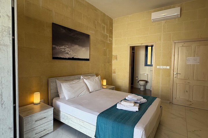 Room 25 of 51