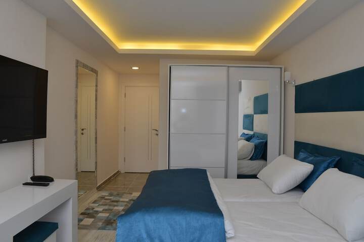 Room 8 of 31