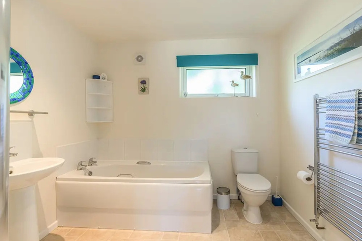 Room 6 of 14