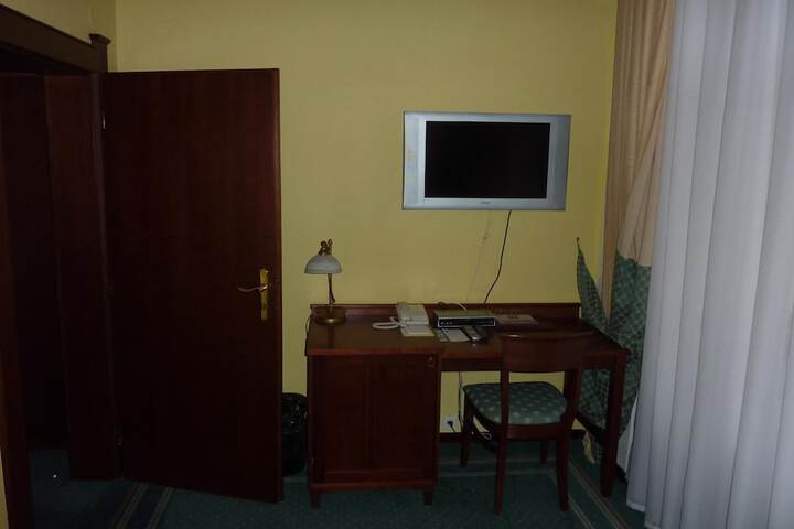 Room 21 of 61