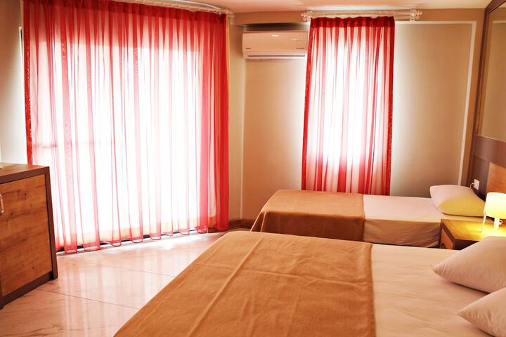 Room 6 of 30