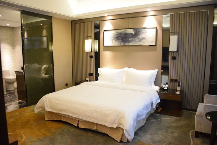 Room 17 of 51