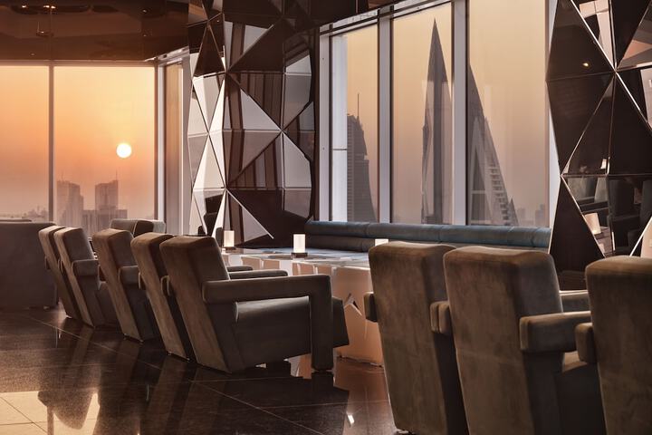 Lounge 61 of 71