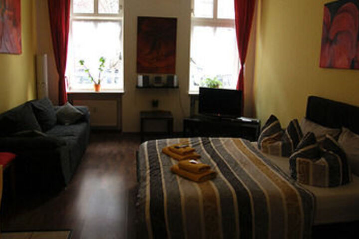 Room 33 of 61