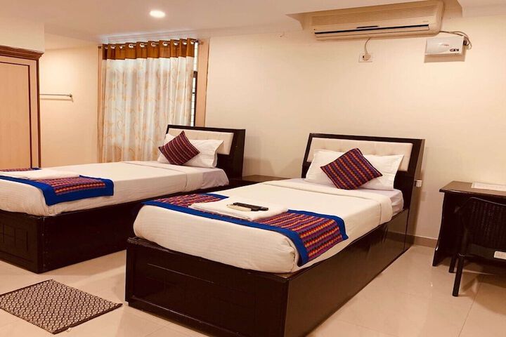 Room 6 of 14