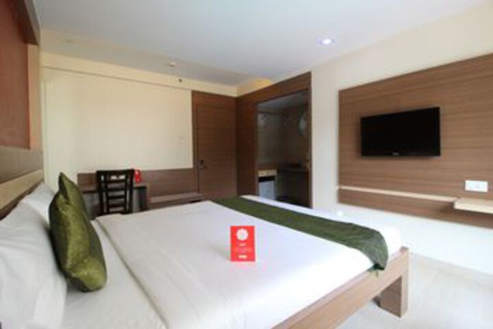 Room 11 of 25