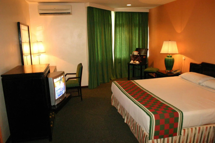 Room 3 of 13