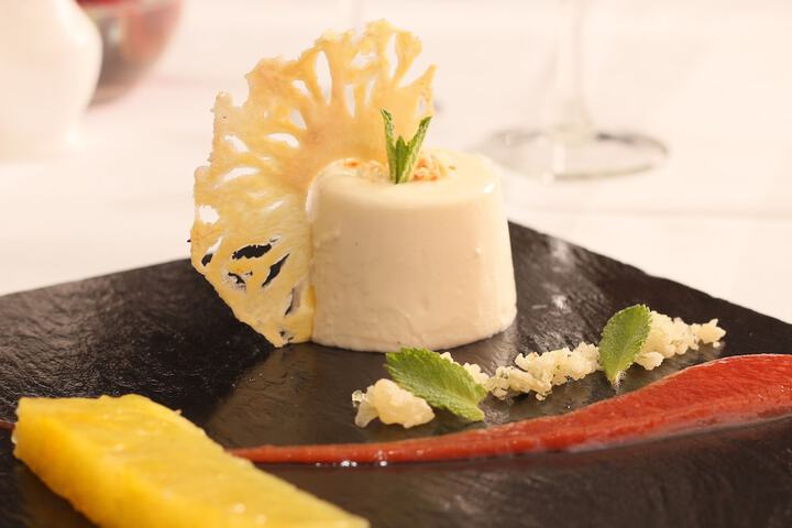 Dining 79 of 110