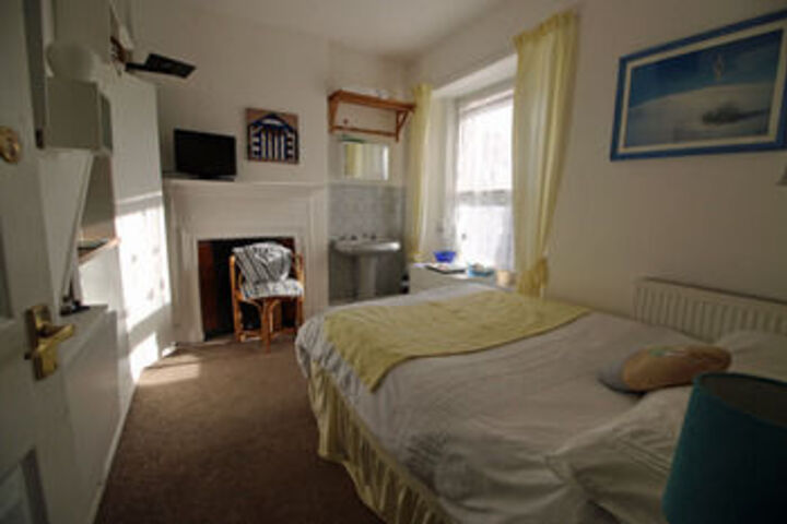 Room 8 of 11