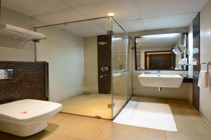 Room 13 of 25