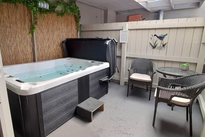 Spa 44 of 57