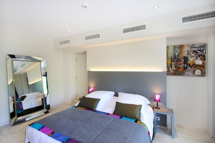 Room 4 of 41