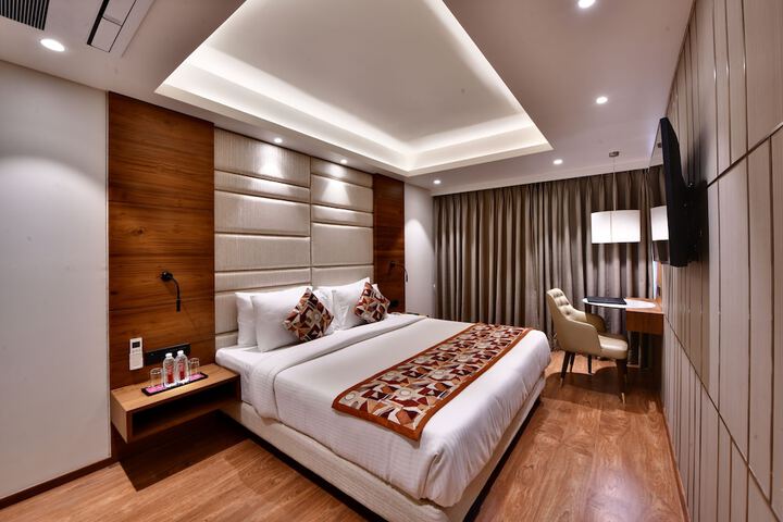 Room 6 of 61