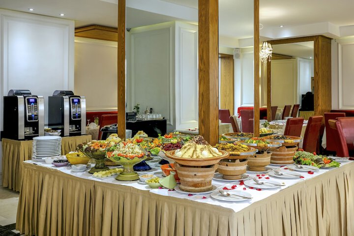 Dining 45 of 78