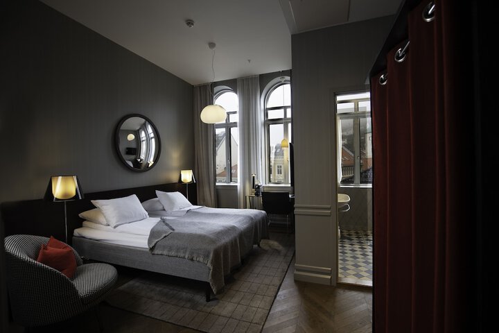 Room 42 of 82