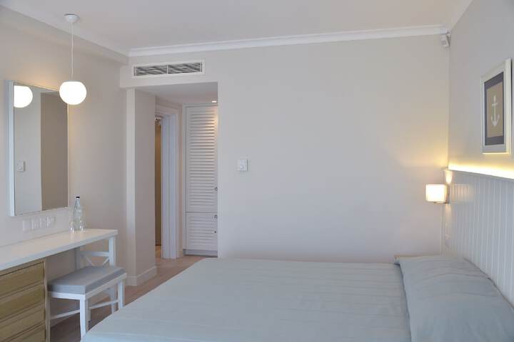 Room 8 of 38