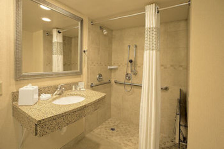 Room 2 of 27
