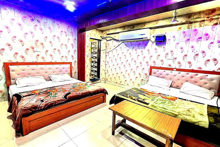 Room 14 of 20